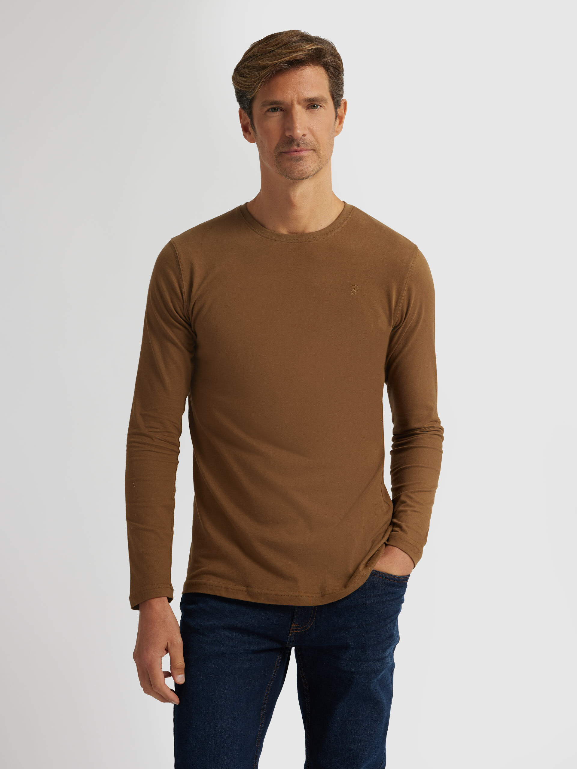 Camiseta mostaza 2025