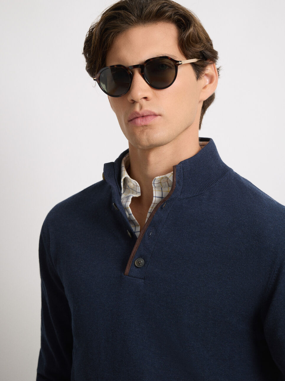 JERSEY BUTTON COLLAR
