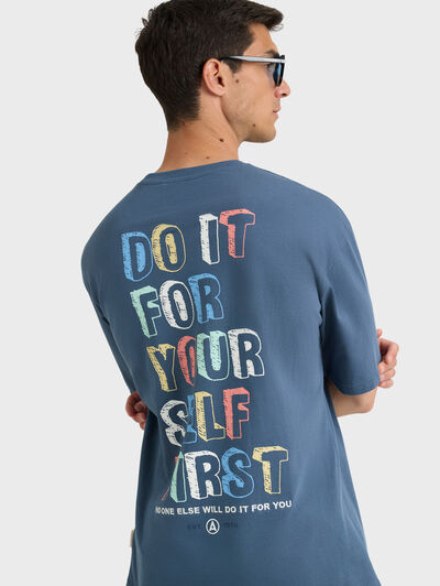 CAMISETA LETTERS AZUL MARINO