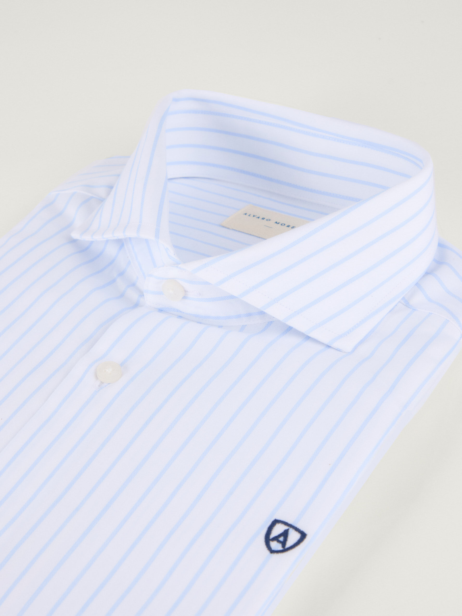 Camisa blanca alvaro moreno 2025