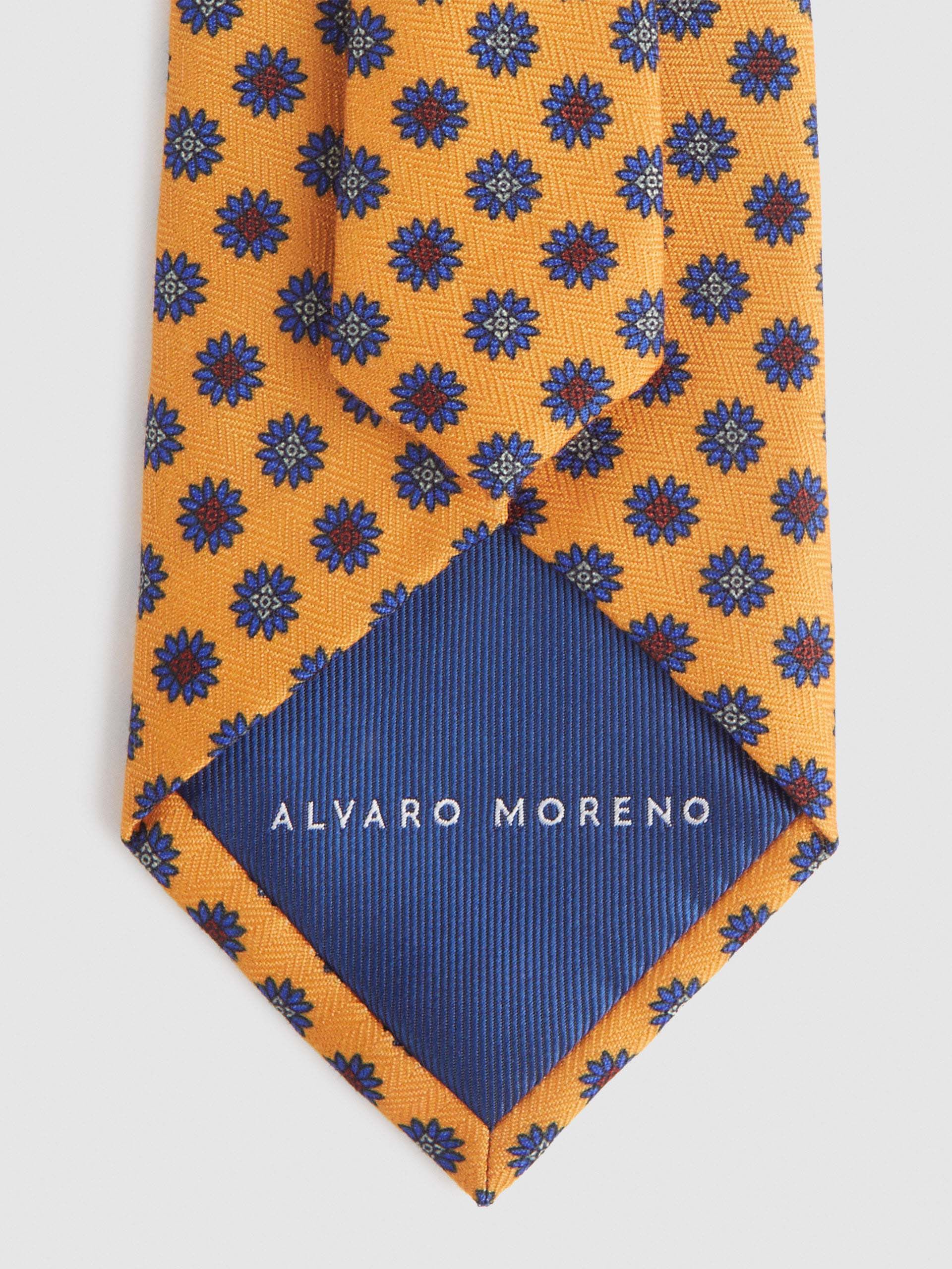 Lvaro moreno corbatas 2025