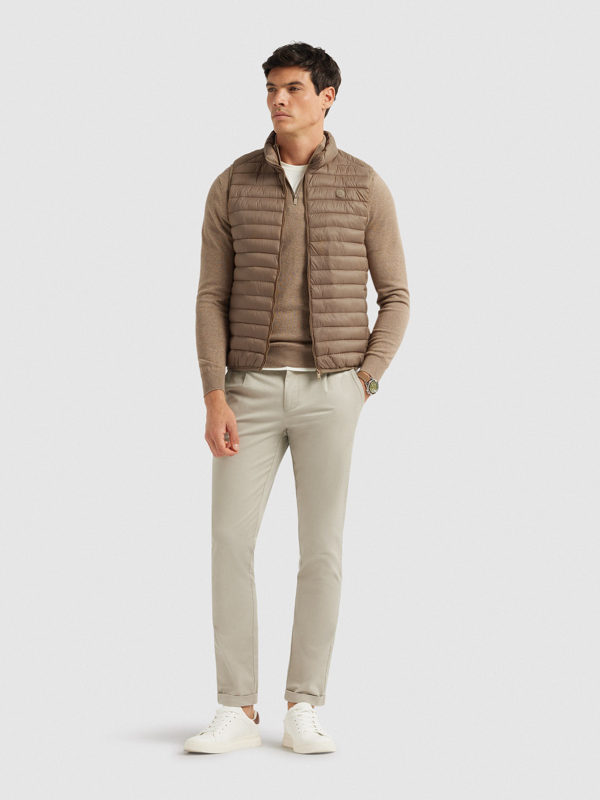 Pantalon mostaza hot sale hombre con camisa