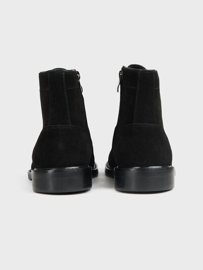 BOTA SERRAJE CORDON NEGRO