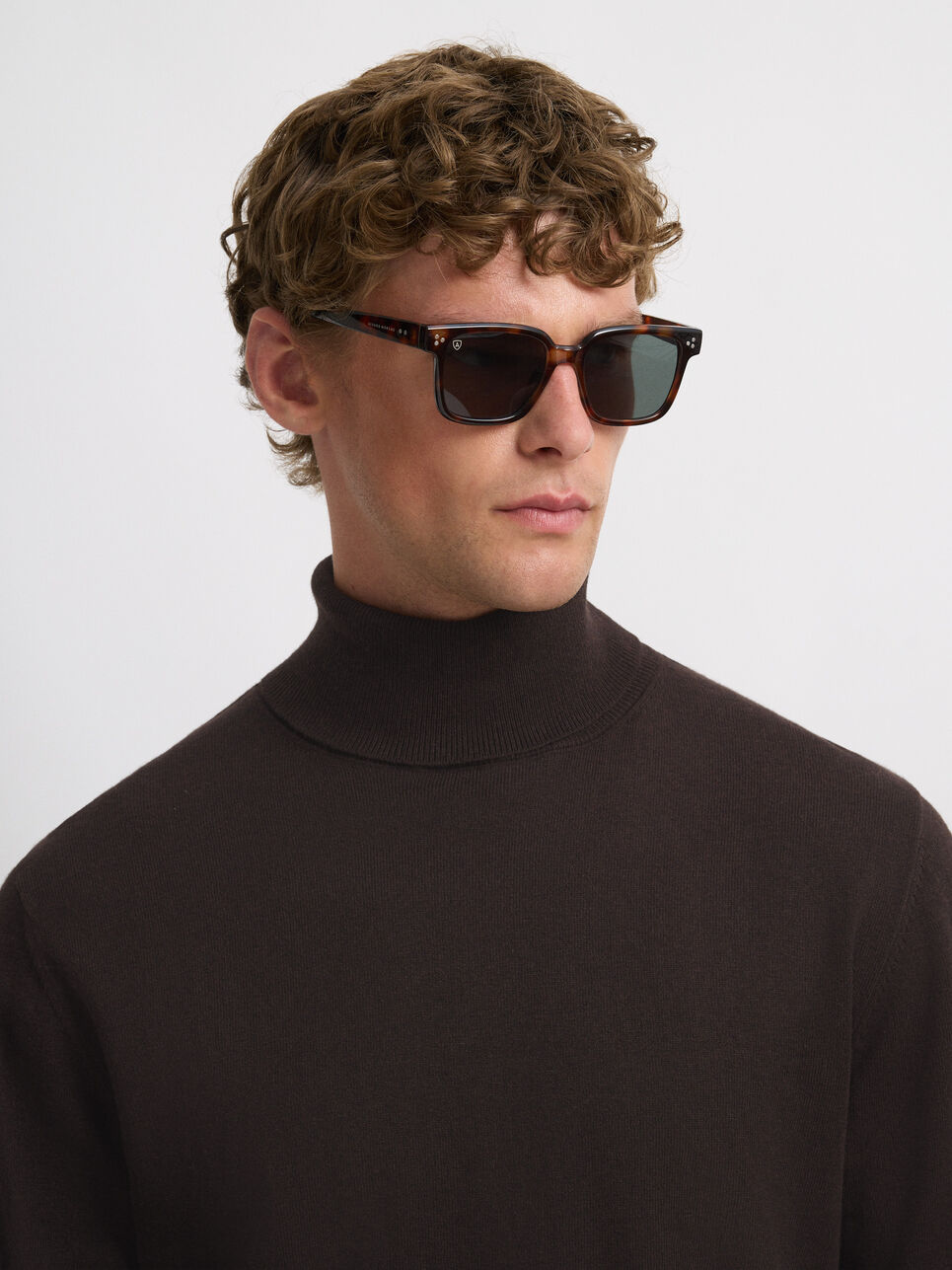 JERSEY ROLL COLLAR