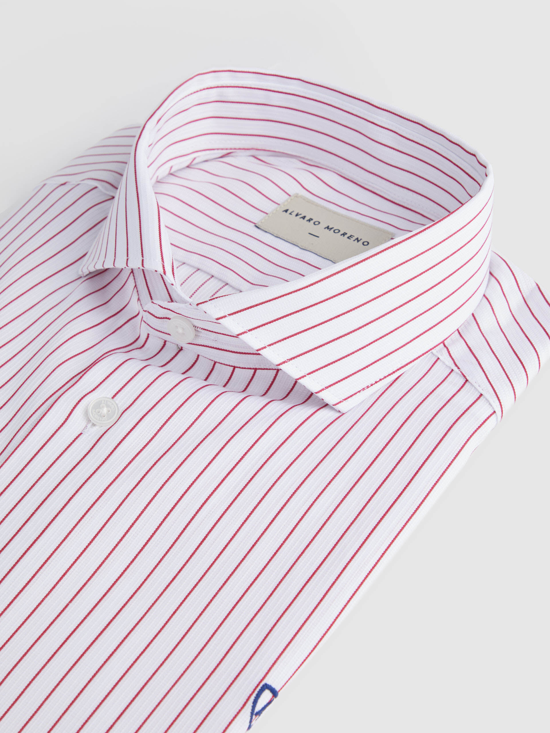 Camisa blanca con rayas rojas new arrivals