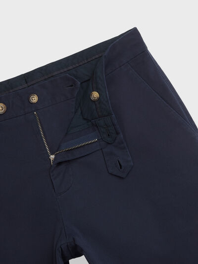 BERMUDA BASICA AZUL MARINO