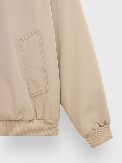 CAZADORA SMART BEIGE