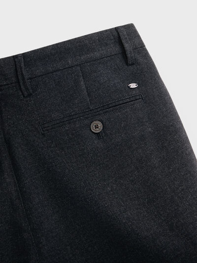 PANTALON CARGO FRANELA GRIS