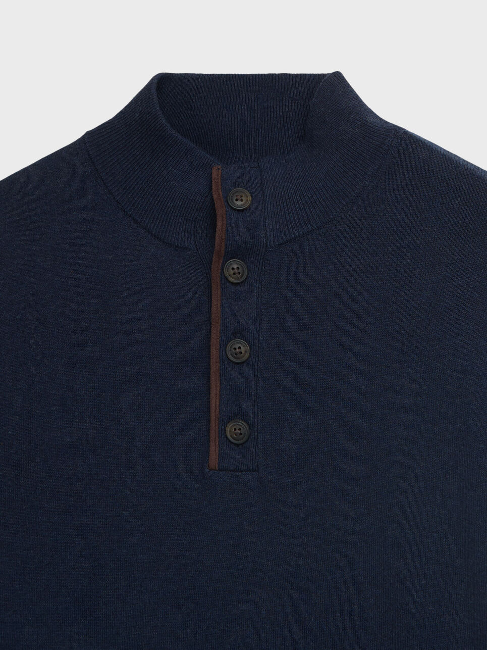 JERSEY BUTTON COLLAR