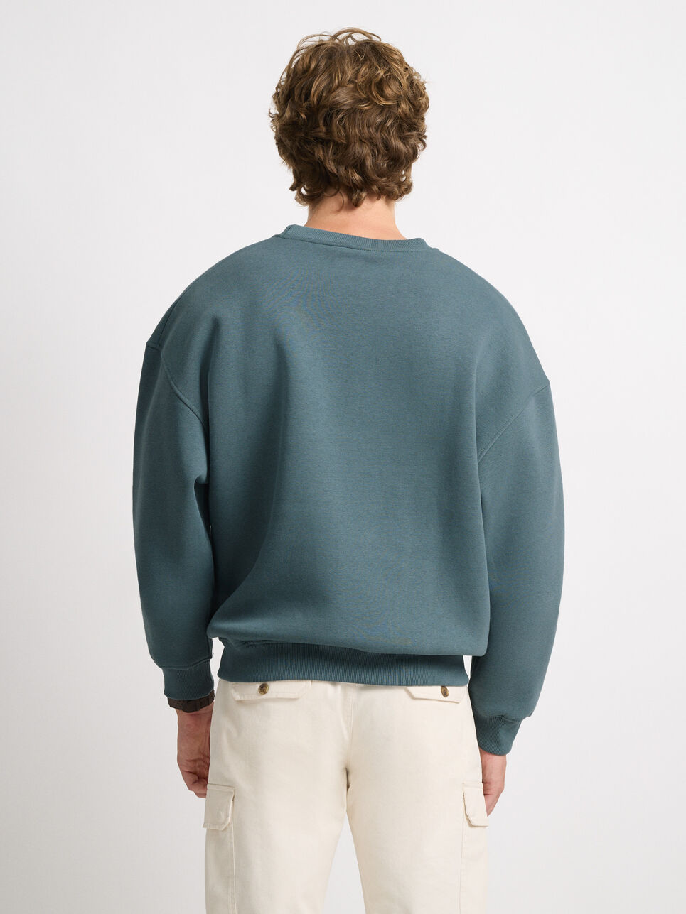SUDADERA BASICA OVERSIZE