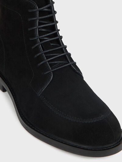 BOTA SERRAJE CORDON NEGRO