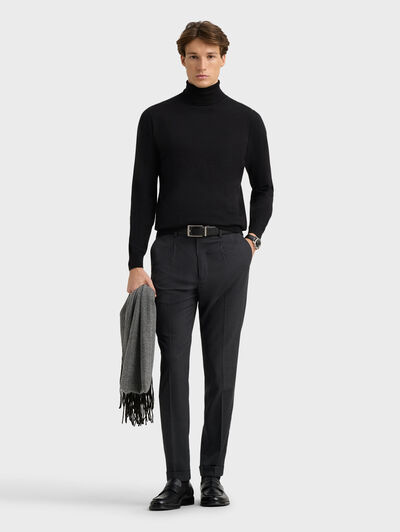 JERSEY ROLL COLLAR