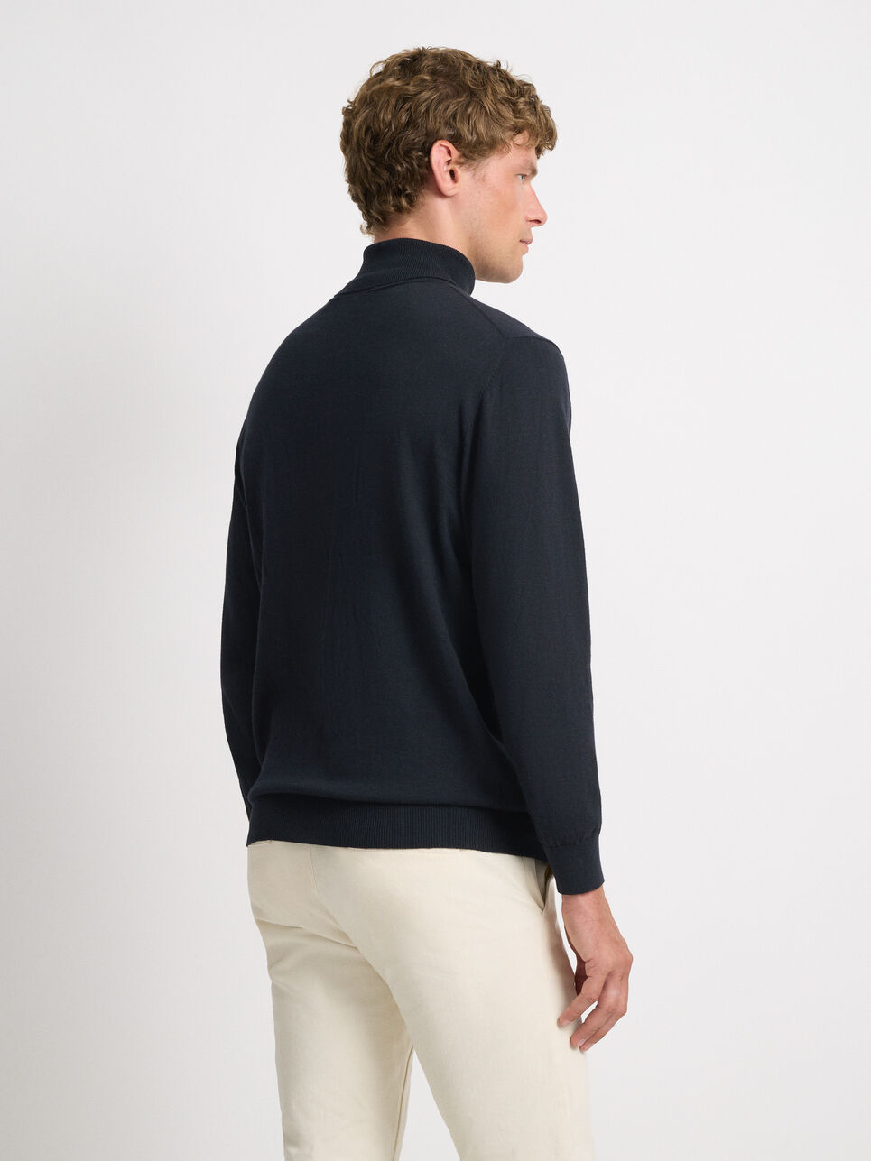 JERSEY ROLL COLLAR