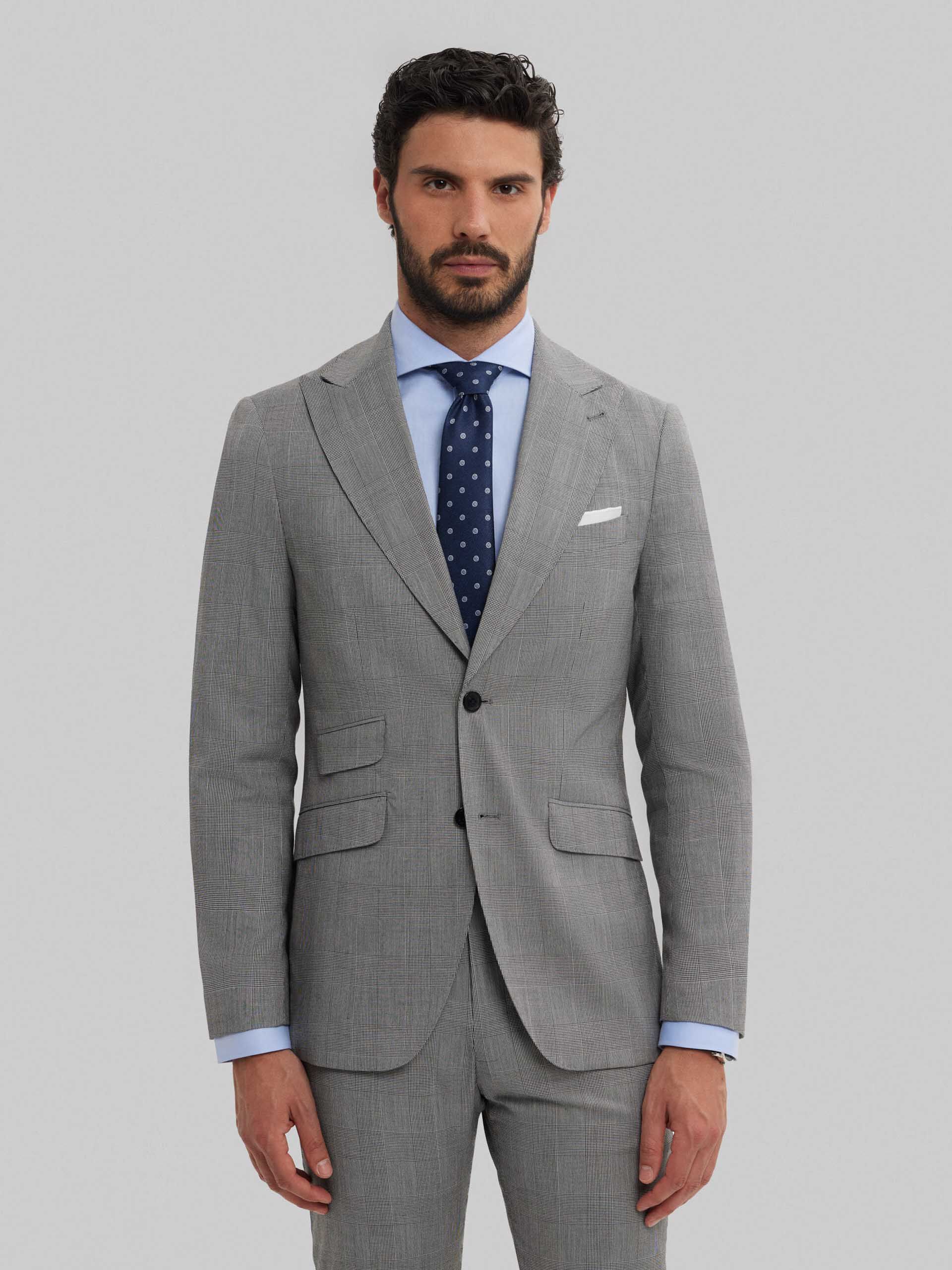 Trajes Alvaro Moreno