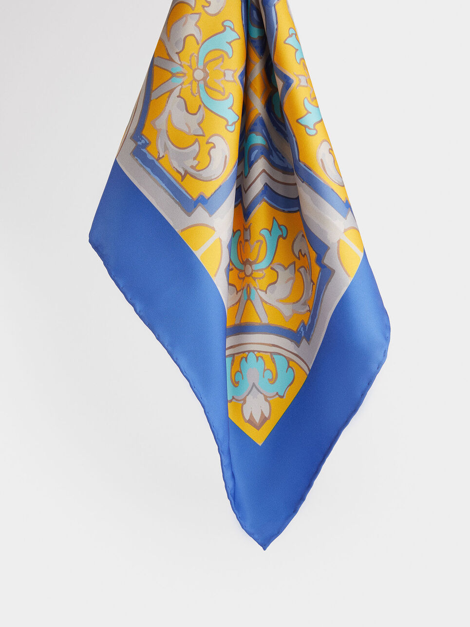 PA&Ntilde;UELO BY LOMBO