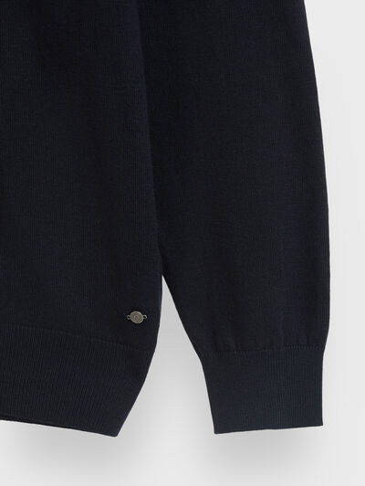 JERSEY ROLL COLLAR