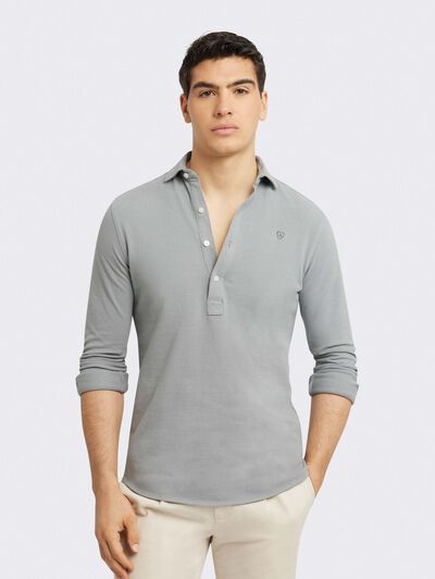 Polos y | Álvaro Moreno