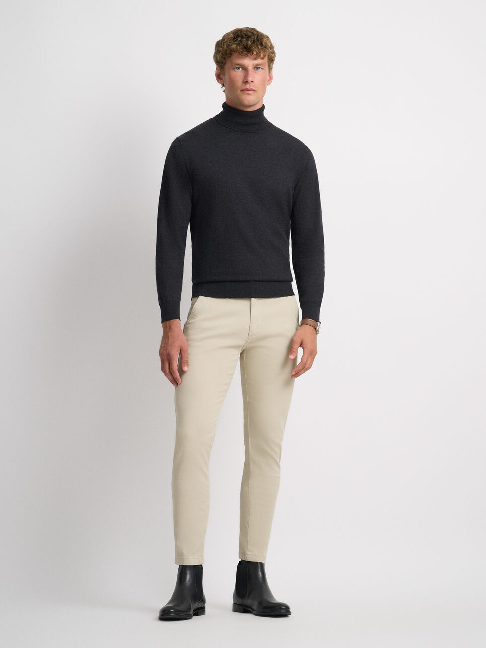 JERSEY ROLL COLLAR