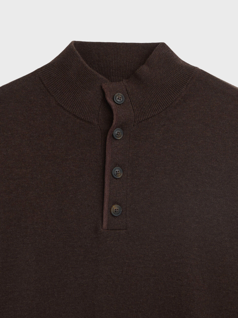 JERSEY BUTTON COLLAR
