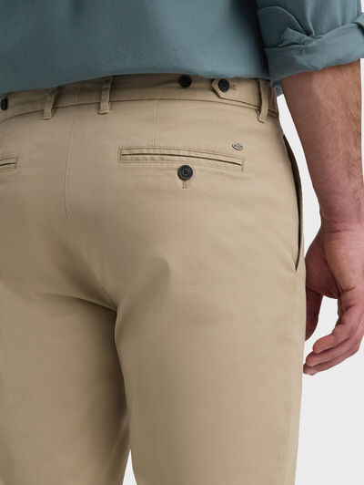 PANTALON CARROT CAMEL
