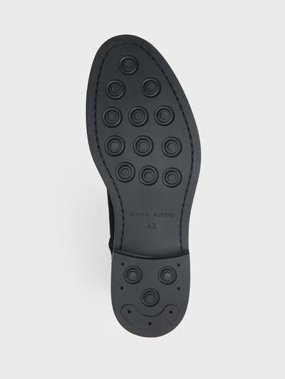 BOTA SERRAJE CORDON NEGRO