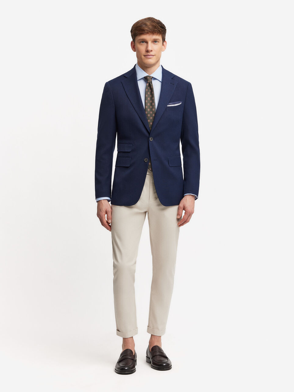 Pantalon Beige Camisa Azul Y Corbata Americana Azul Pantalon Beige