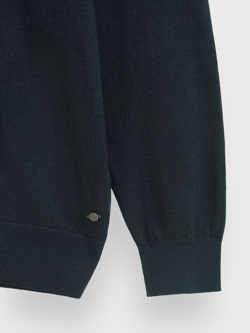 JERSEY ROLL COLLAR