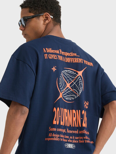 CAMISETA DIFFERENT AZUL MARINO