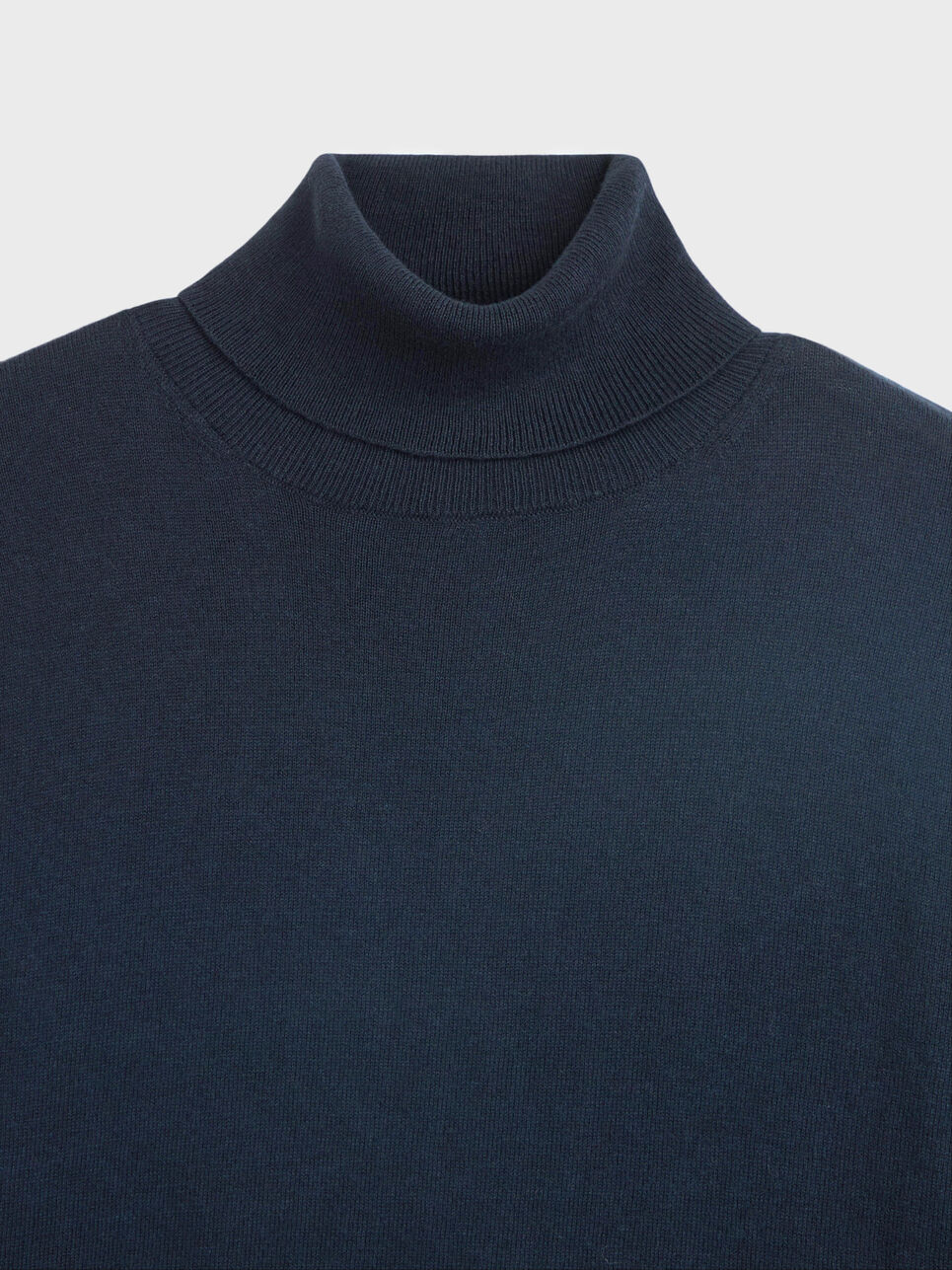 JERSEY ROLL COLLAR