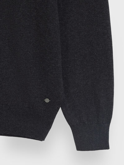 JERSEY ROLL COLLAR