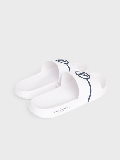 CHANCLAS LOGO BLANCO