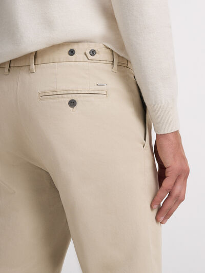 PANTALON CARROT CAMEL