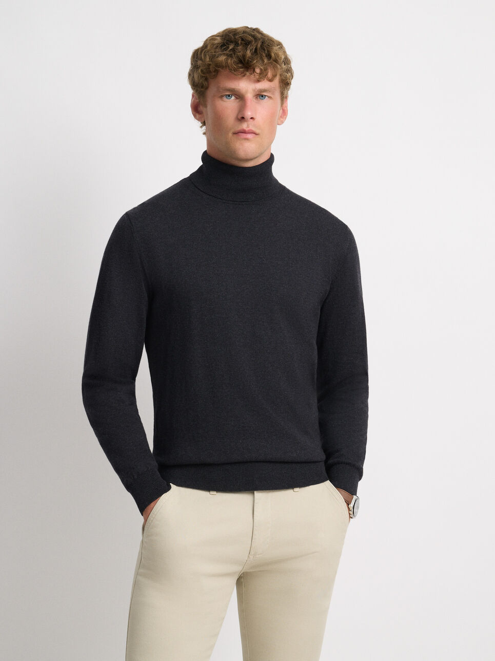 JERSEY ROLL COLLAR