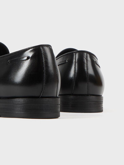 MOCASIN BORLAS NEGRO