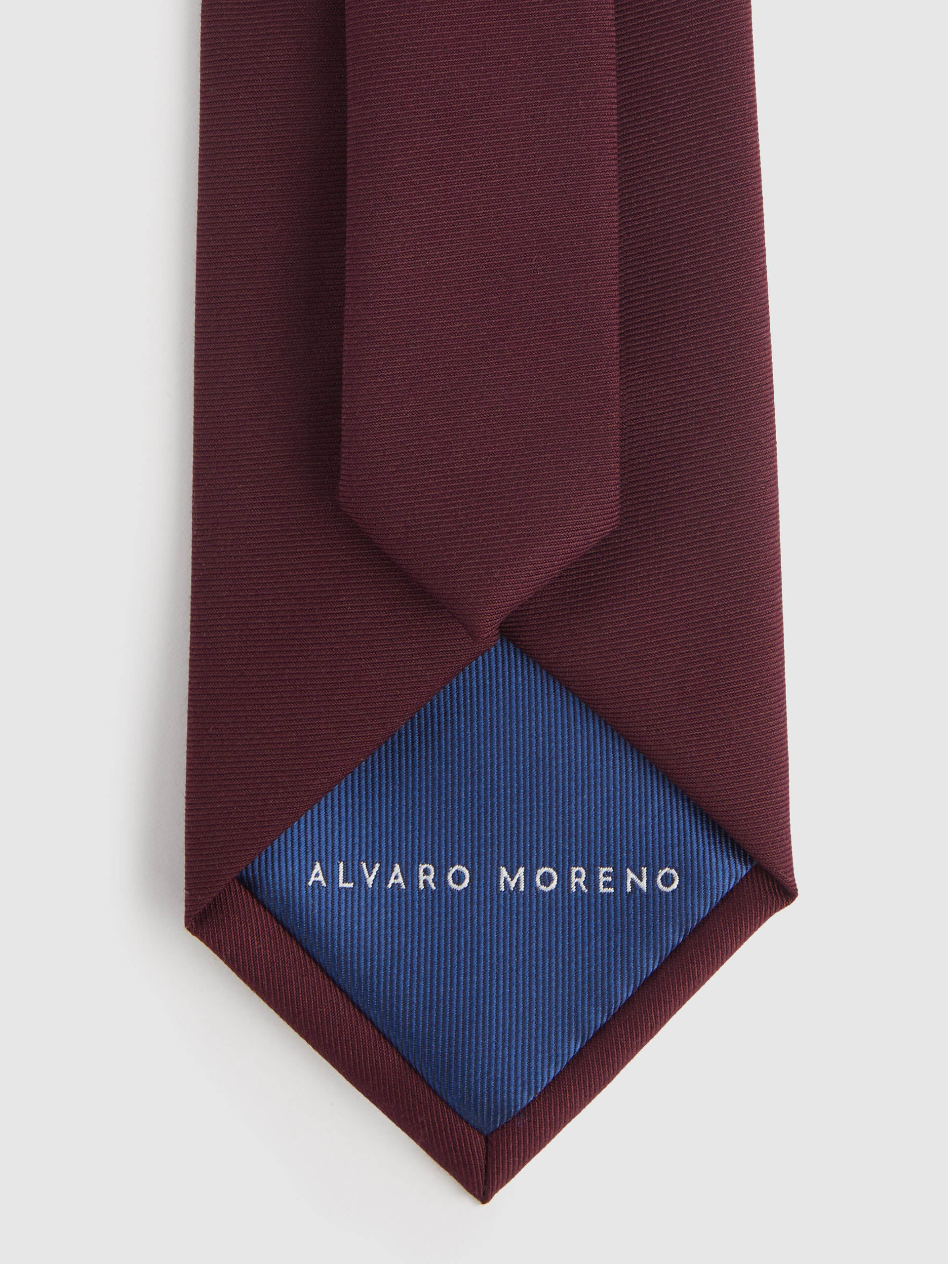 Lvaro moreno corbatas 2025