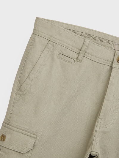 BERMUDA TINTADA CARGO VERDE