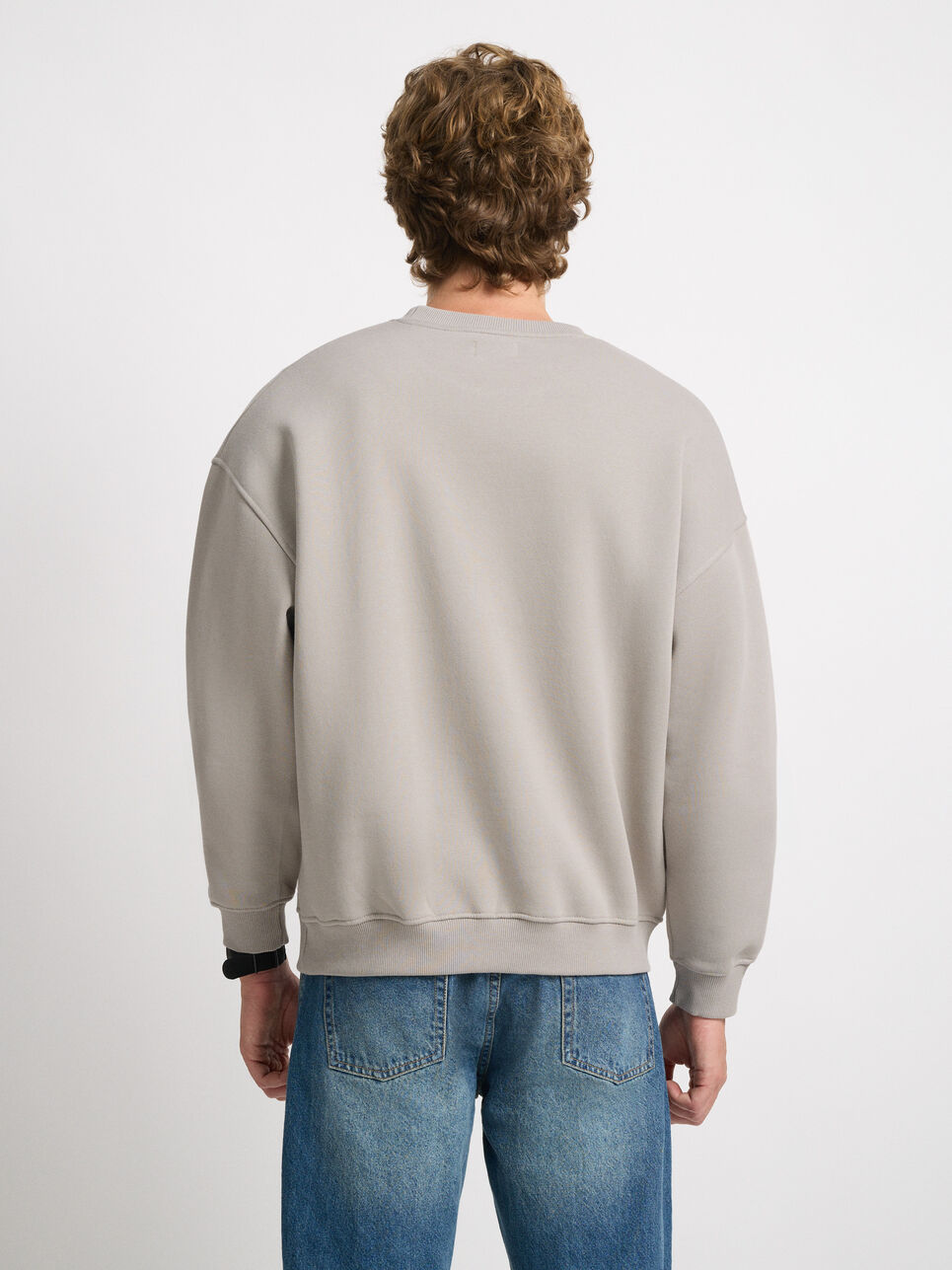 SUDADERA BASICA OVERSIZE
