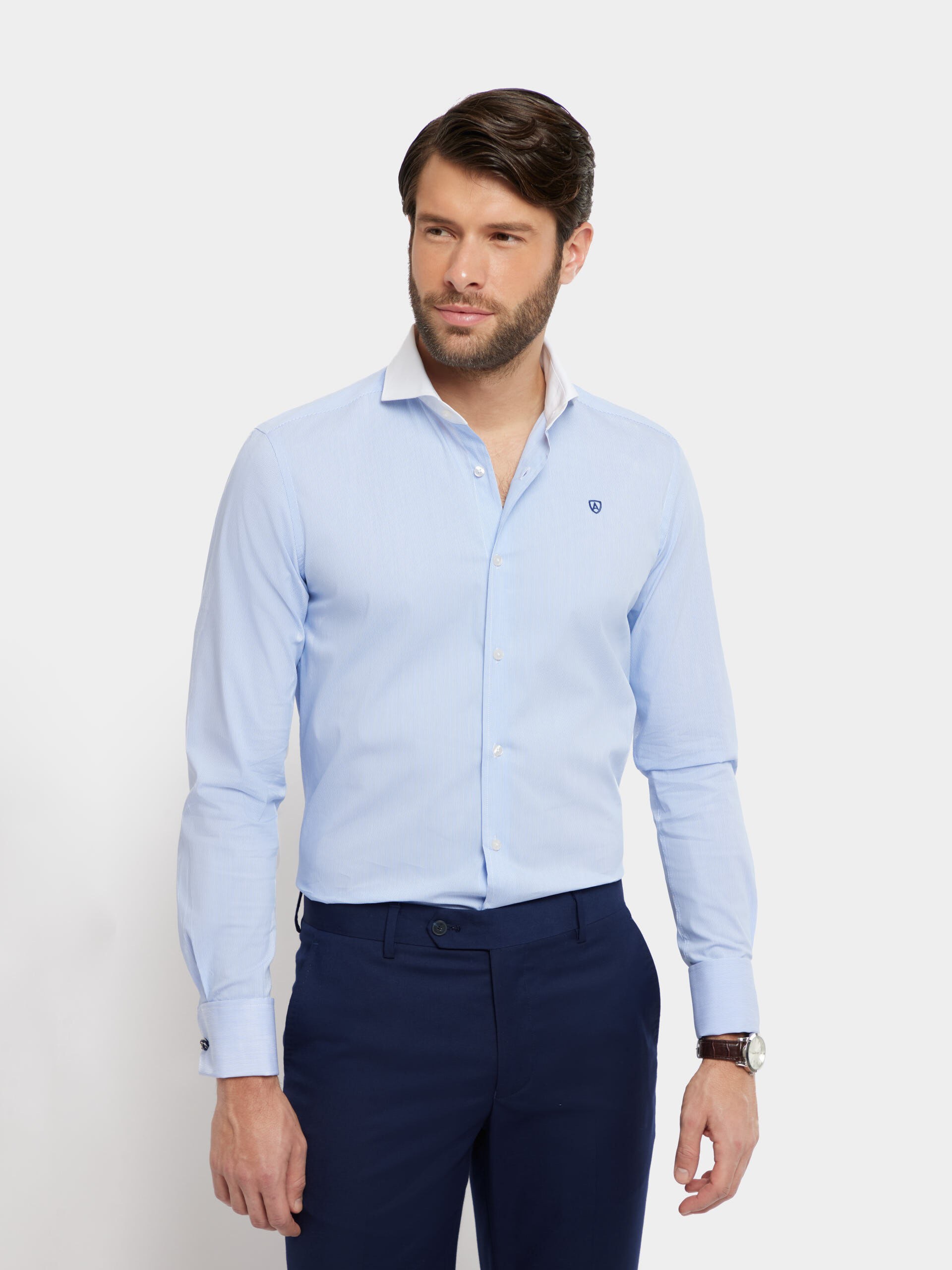 Camisa azul cuello blanco hombre sales
