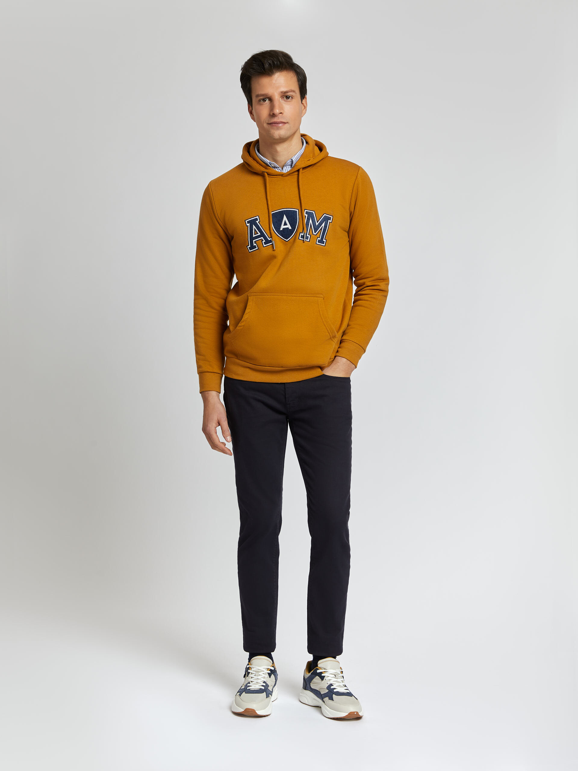 Sudaderas mostaza hombre deals