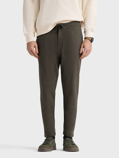 JOGGER CHINO PUNTO VERDE