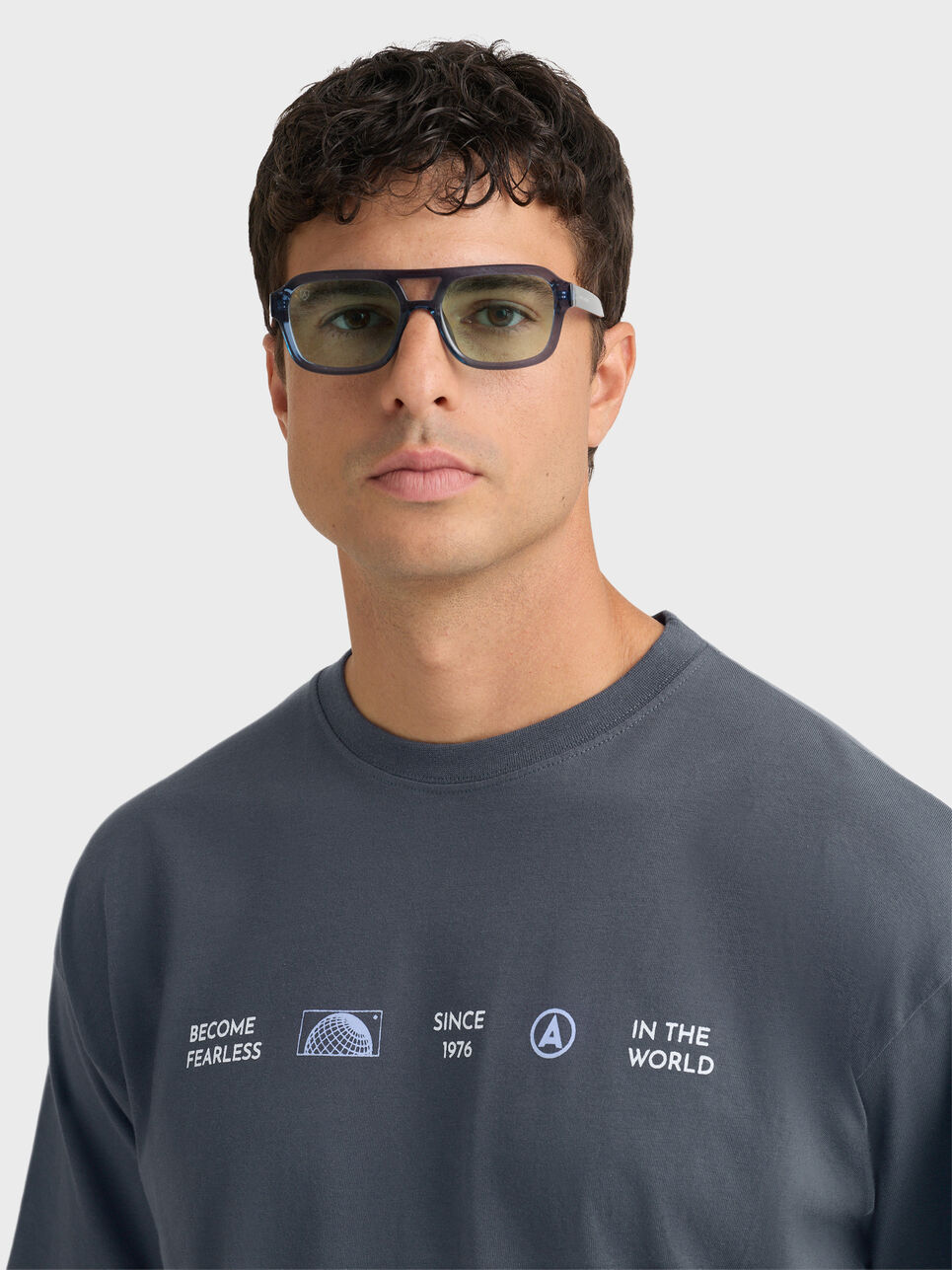 CAMISETA WORLD