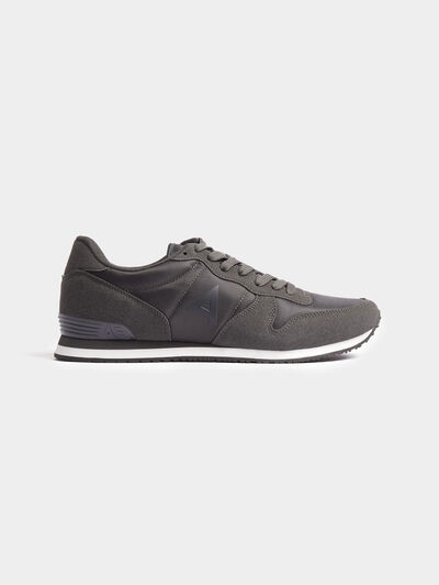 SNEAKERS BASICA GRIS