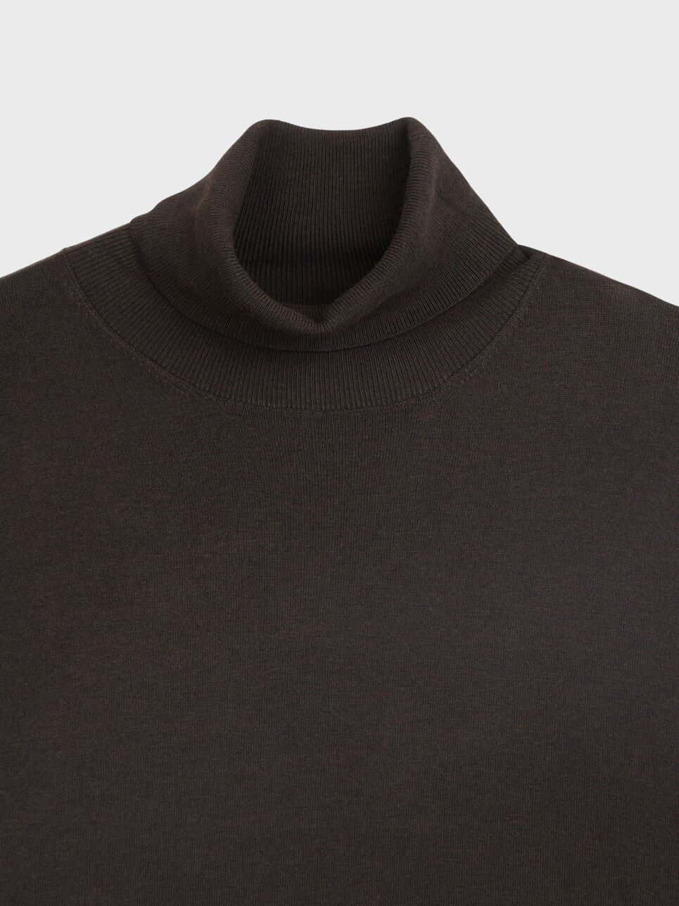 JERSEY CUELLO VUELTO