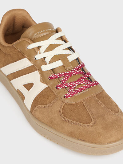 SNEAKERS VARSITY CAMEL