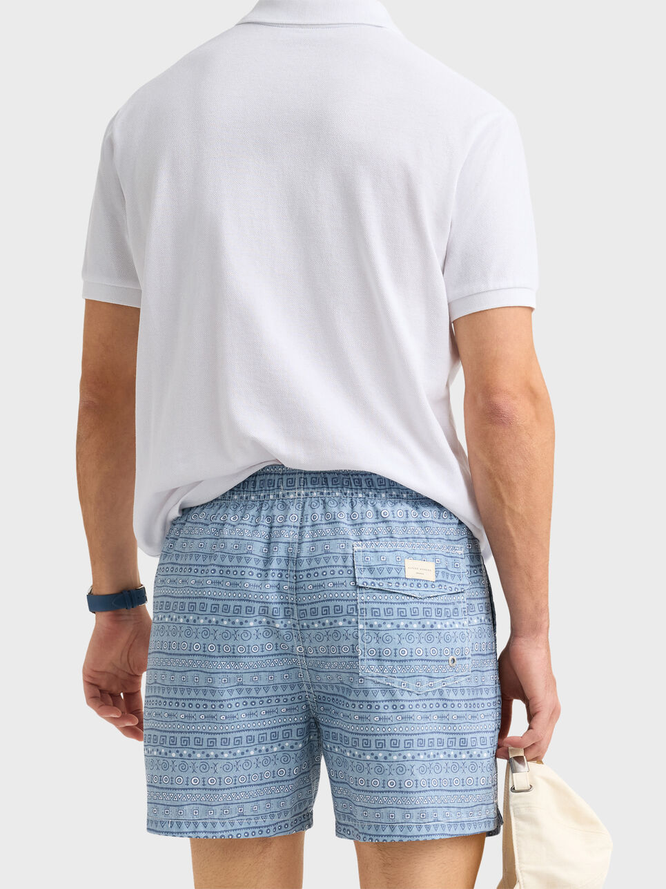 BA&Ntilde;ADOR ARIKI