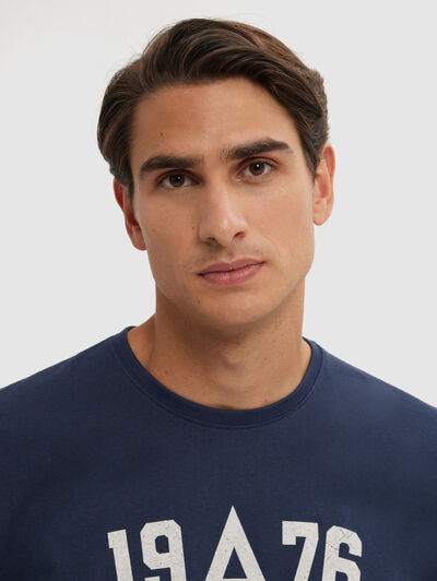 CAMISETA COLLEGE AZUL MARINO