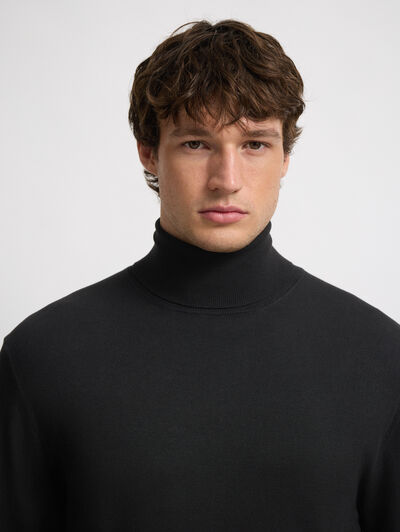 JERSEY CUELLO VUELTO NEGRO