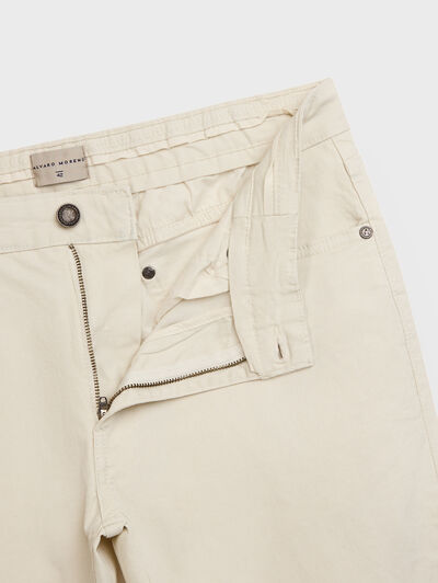 PANTALON 5 BOLSILLOS CRUDO