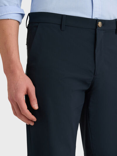 BERMUDA TECNICA AZUL MARINO