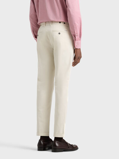 PANTALON CARROT CRUDO